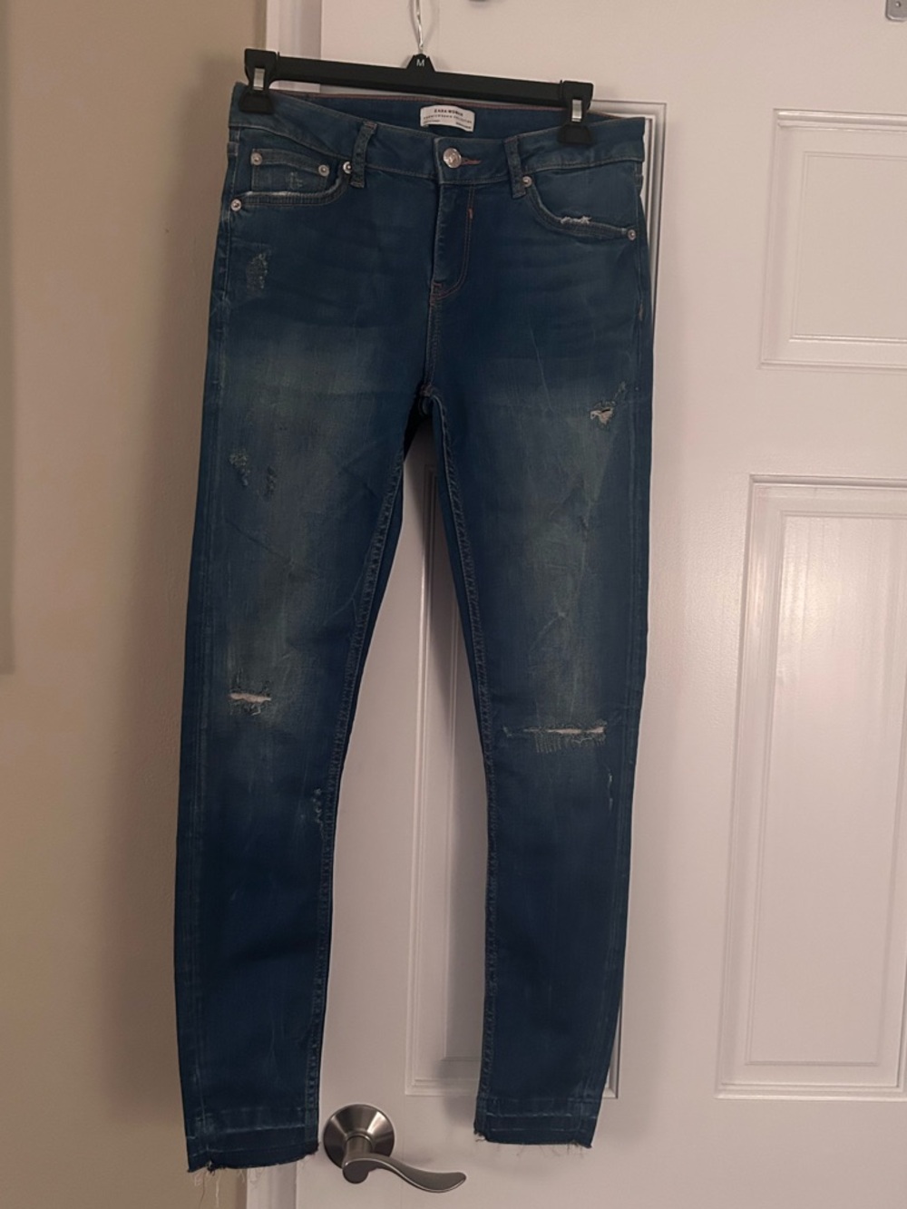 Zara Women’s Dark Blue Skinny Jeans with Subtle Distressing